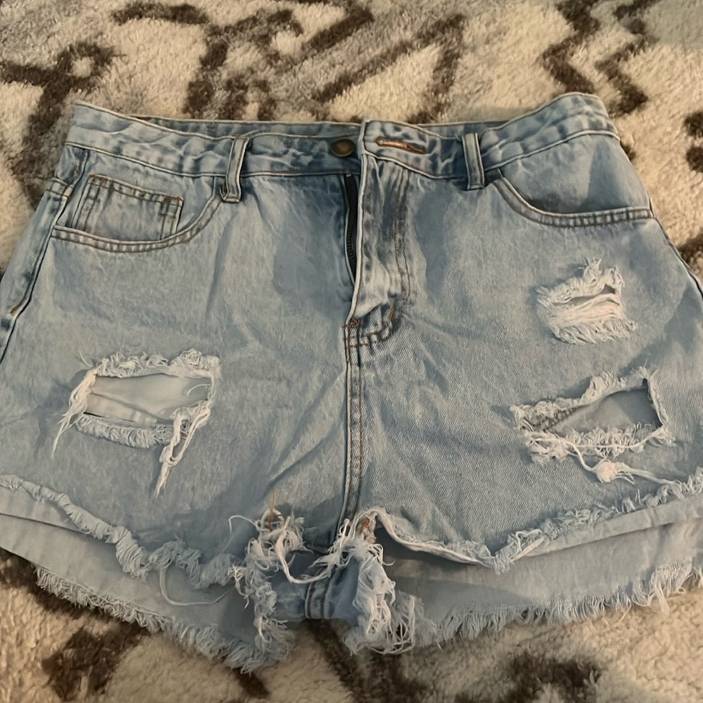 Light Washed Jean Short